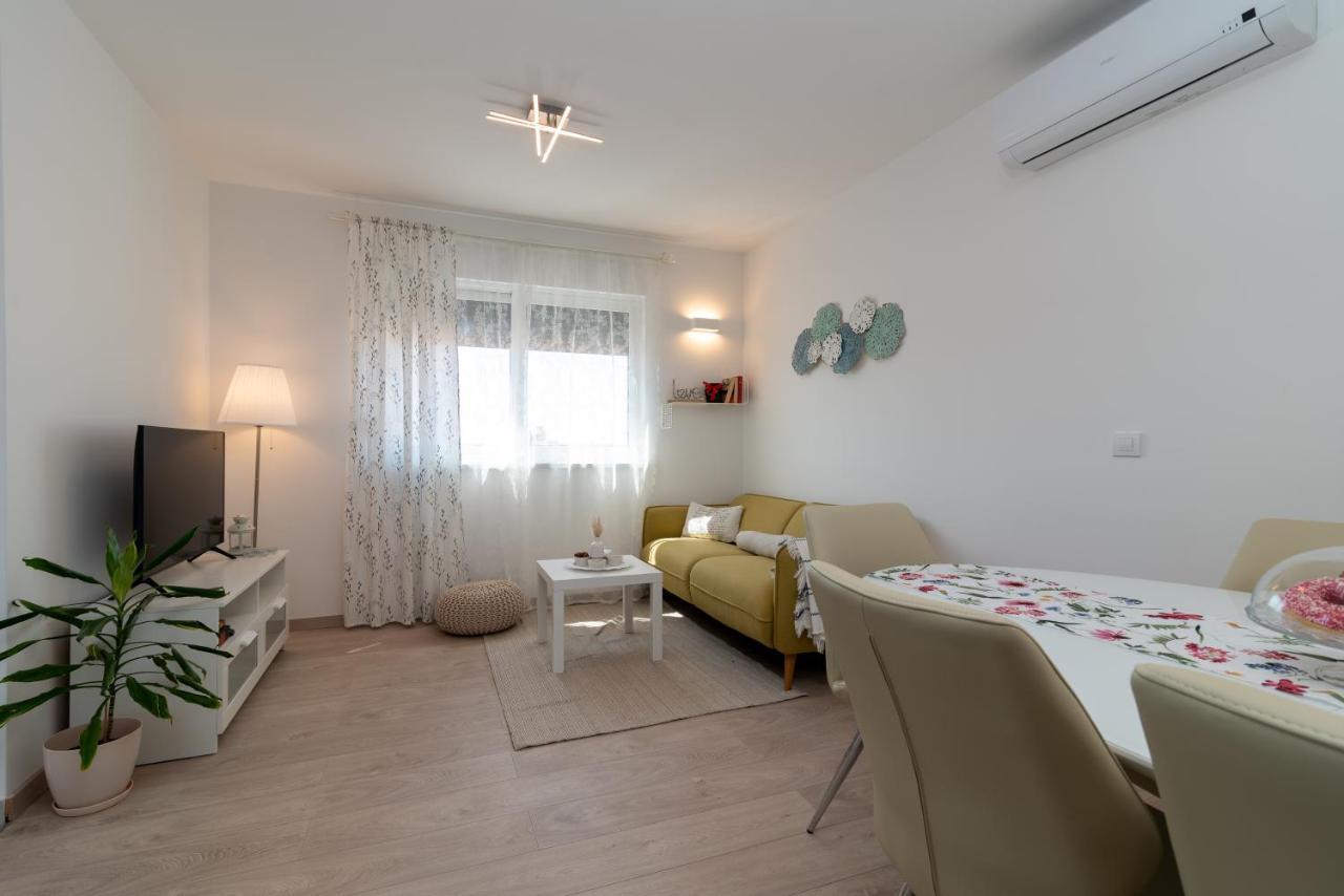 Apartman Lotos Apartment Trogir Exterior photo